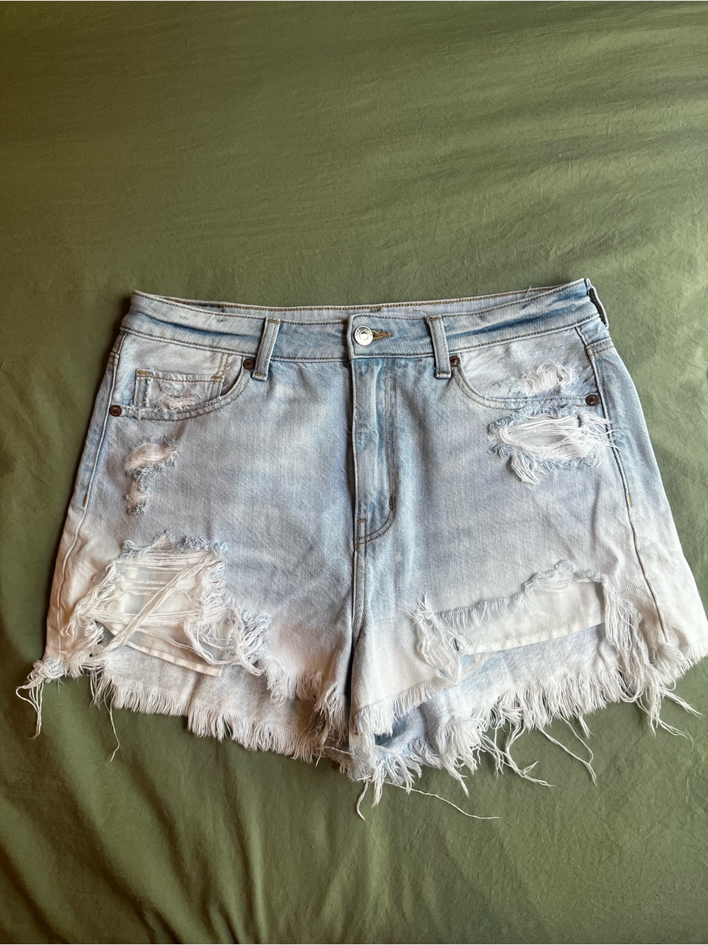 American Eagle Distressed Mom Shorts — Size 6!!